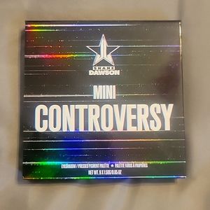Mini Controversy eyeshadow